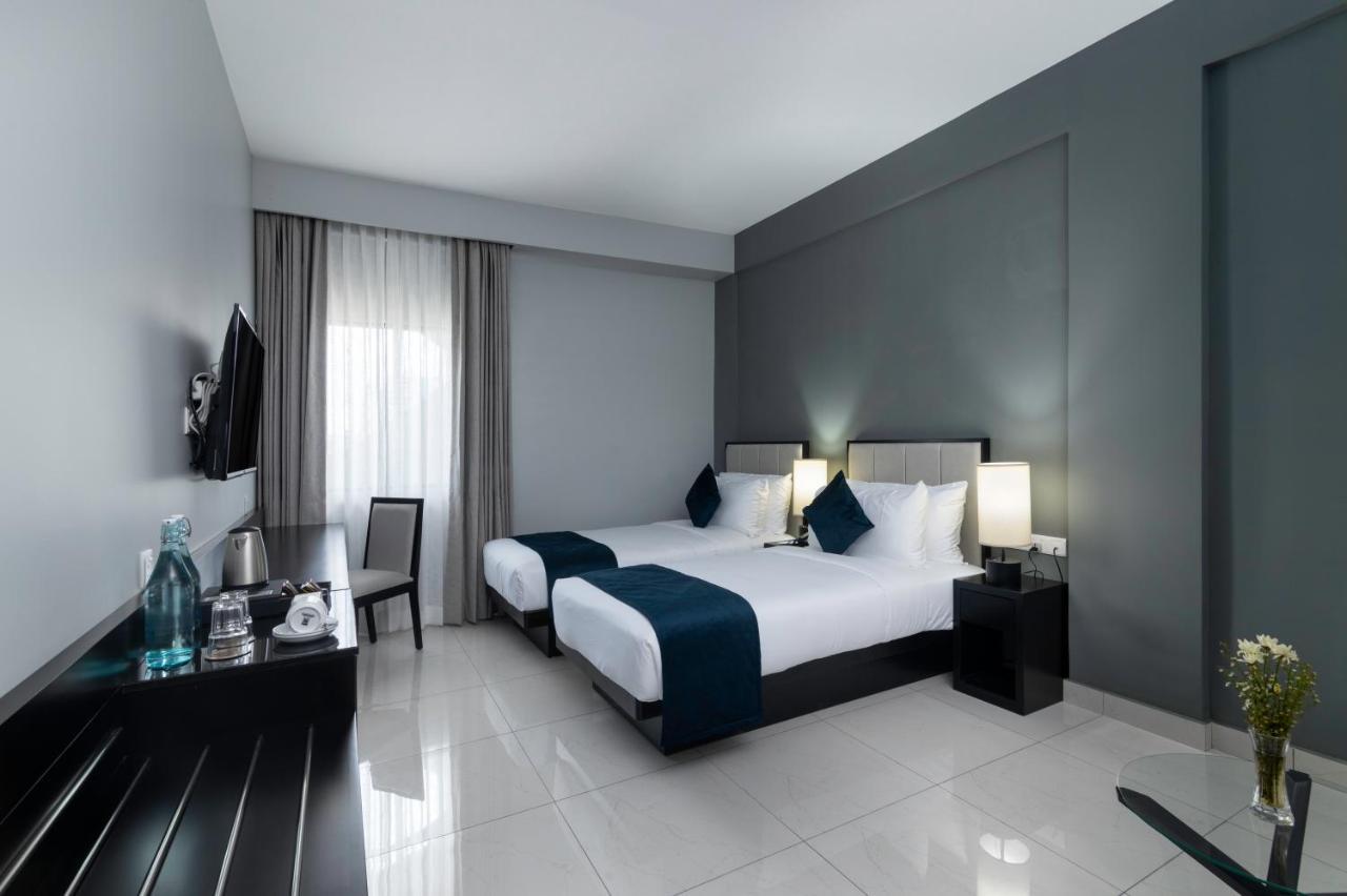 Maradha Colombo Hotel Buitenkant foto